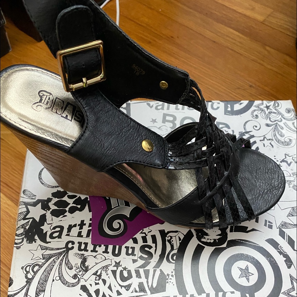 Black Brash Wedges!